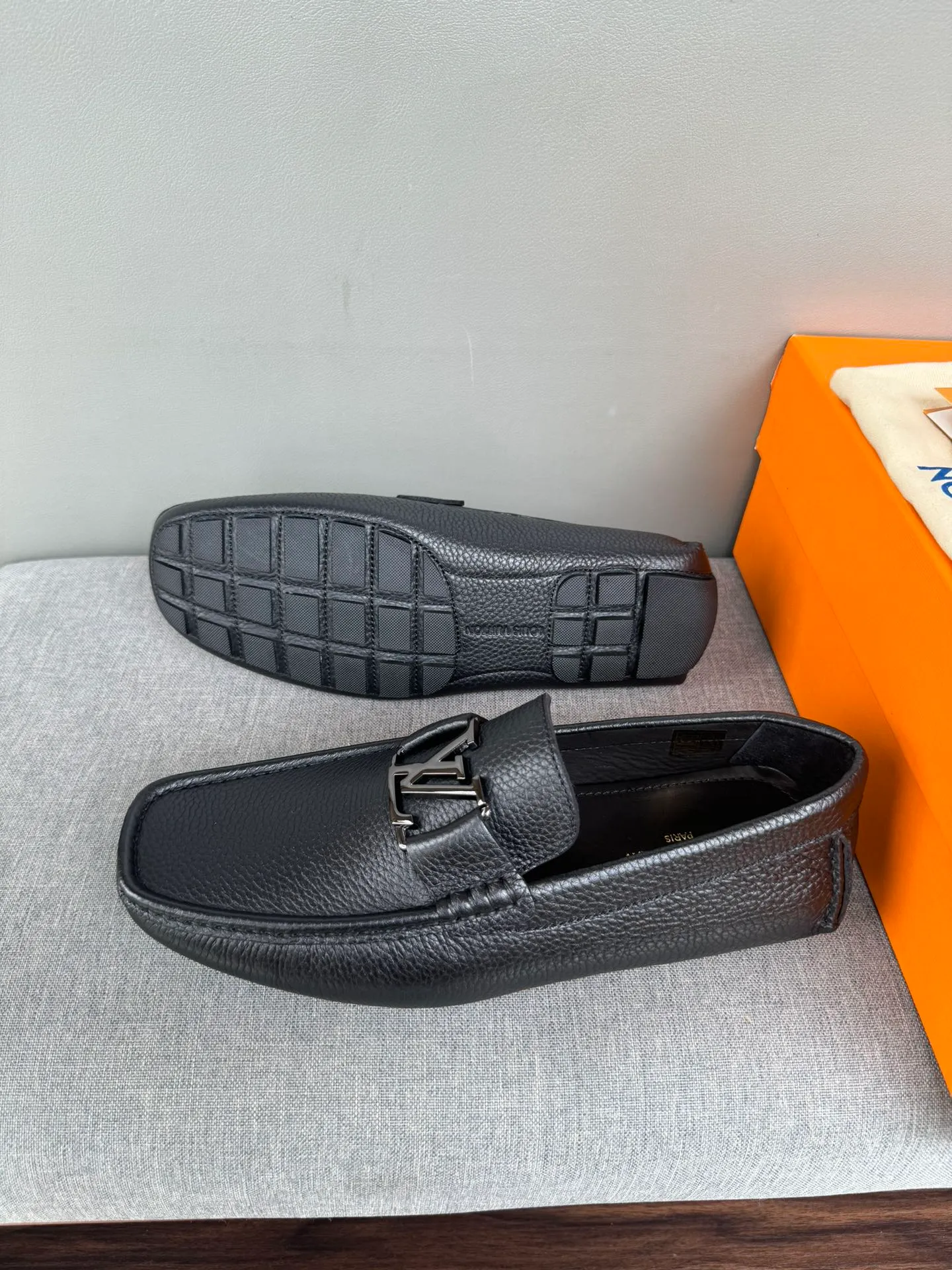 Batch 740💰[strong][strong][strong] Original order quality, new models at the counter, LV Louis Vuitton counter new models, handmade men's driving shoes, bean shoes, slip-on shoes, lazy shoes, exquisite hand-stitching, workmanship details comparable to the counters, Italian imported pebbled cowhide, water-dyed cowhide lining, sweat-absorbent and deodorant, black, 39-44 in large quantities in stock (38, 45 custom-made)